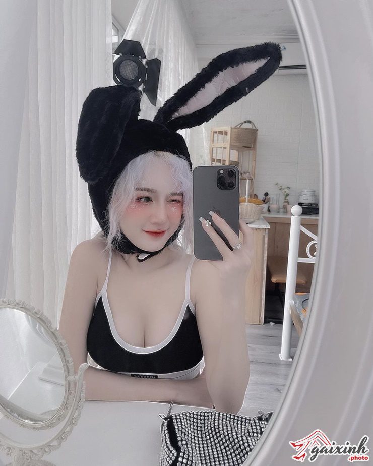 Nhan Sắc Như Thiên Thần Của Streamer Phan Hoàng Thiên Thy