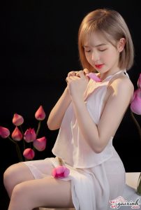 💚💛💚 Say Nắng Nàng Thơ Yếm Trắng Hút Hồn