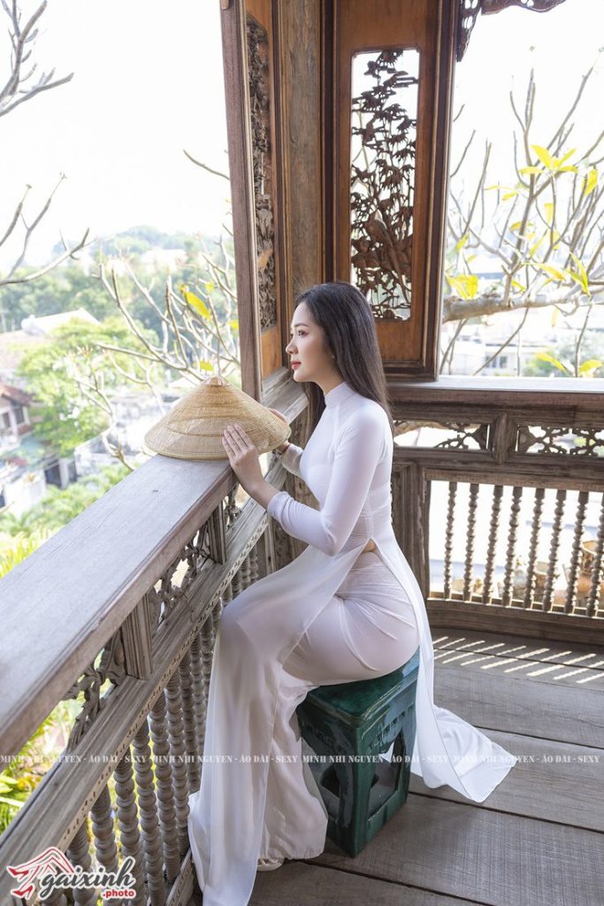 Ảnh Người Mẫu Áo Dài Siêu Mỏng Đẹp Ngỡ Ngàng, Gợi Cảm