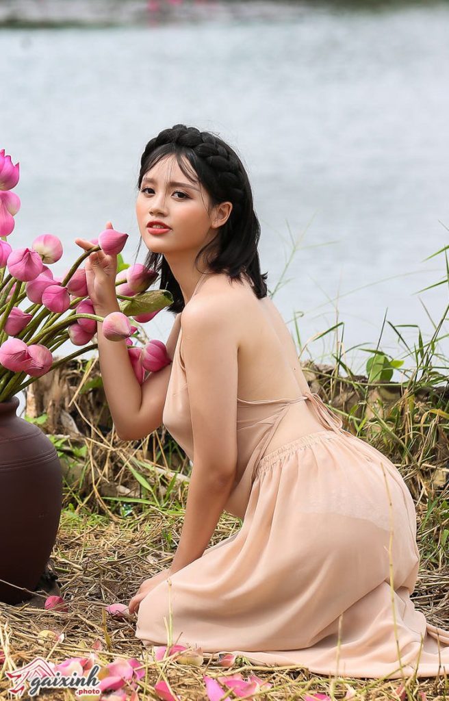 Xã Kho Yếm Sen Cực Xinh, Gợi Cảm Hết Nấc